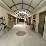 Modern - In Center, By Zantewize