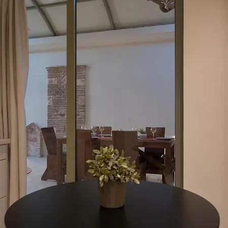 Modern - In Center, By Zantewize דירה