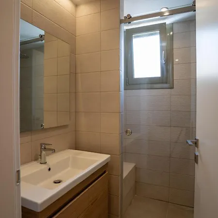 Modern - In Center, By Zantewize *