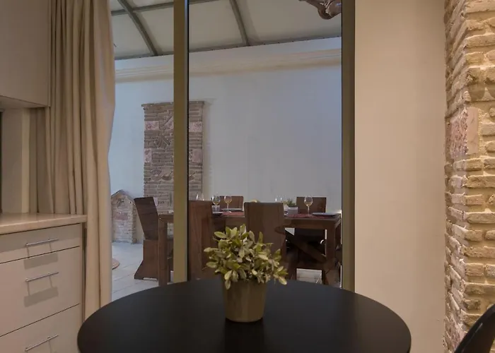 Modern - In Center, By Zantewize Lejlighed